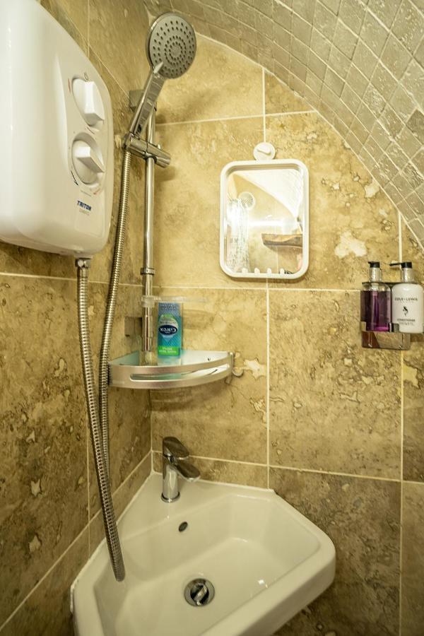 Mountview Pod Hotel Lochinver Ngoại thất bức ảnh