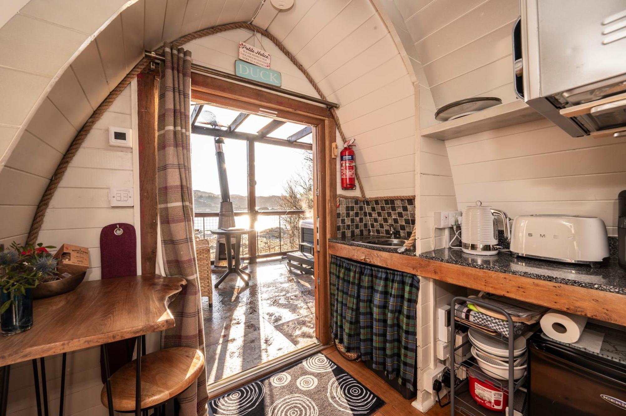 Mountview Pod Hotel Lochinver Ngoại thất bức ảnh